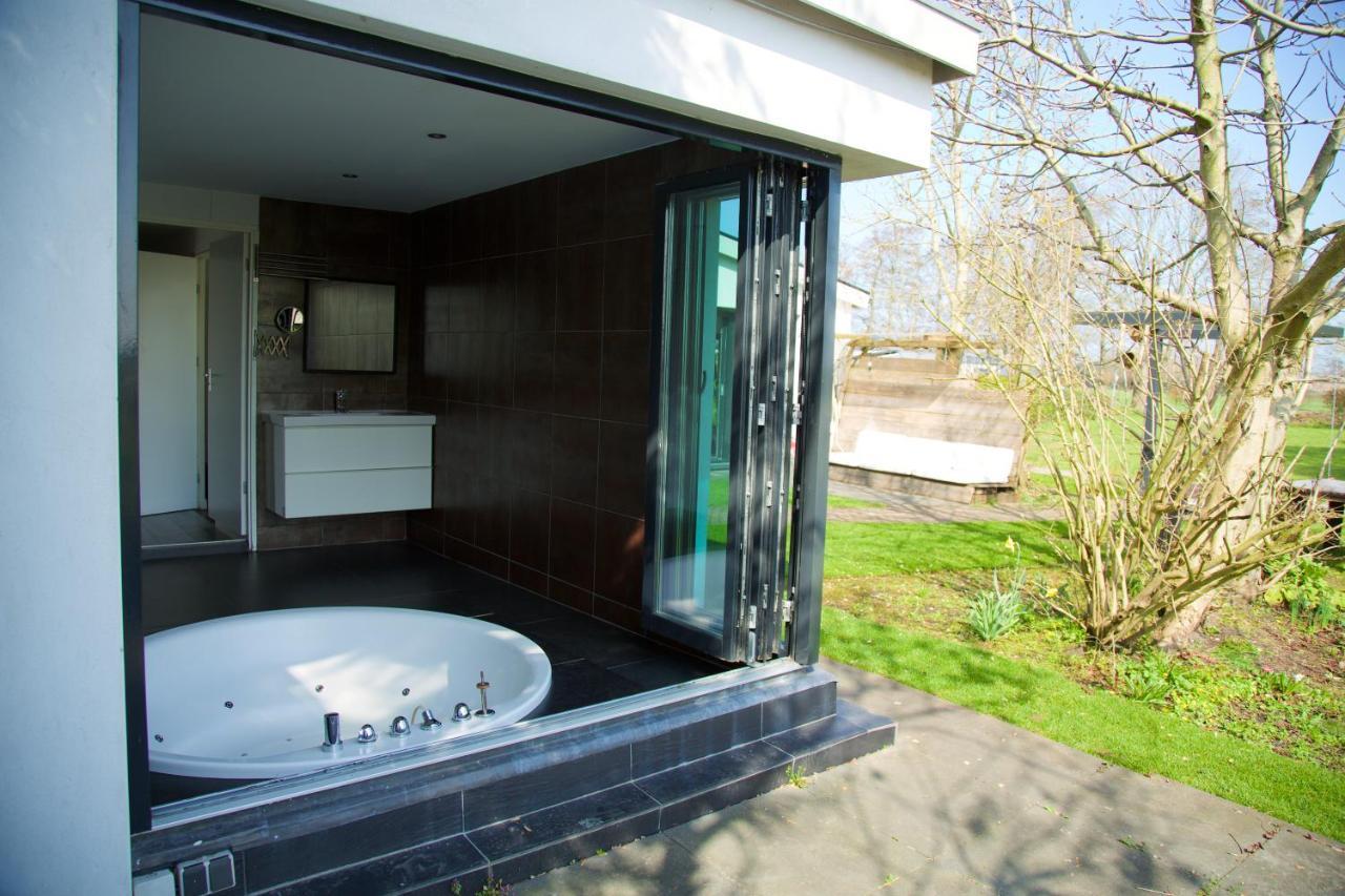 Vijfhuizen Bungalow Between Haarlem And Amsterdam With A Large Bubble Bath מראה חיצוני תמונה